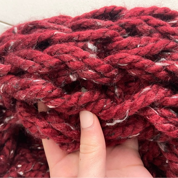 NEW handmade single loop crocheted maroon burgundy thick soft plush warm scarf - Picture 3 of 4